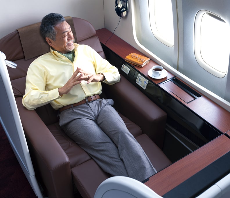 What Is It like to Fly First Class on Japan Airlines?