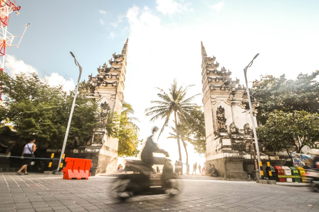 Pemerintah Indonesia melarang wisatawan mengendarai sepeda motor di Bali
