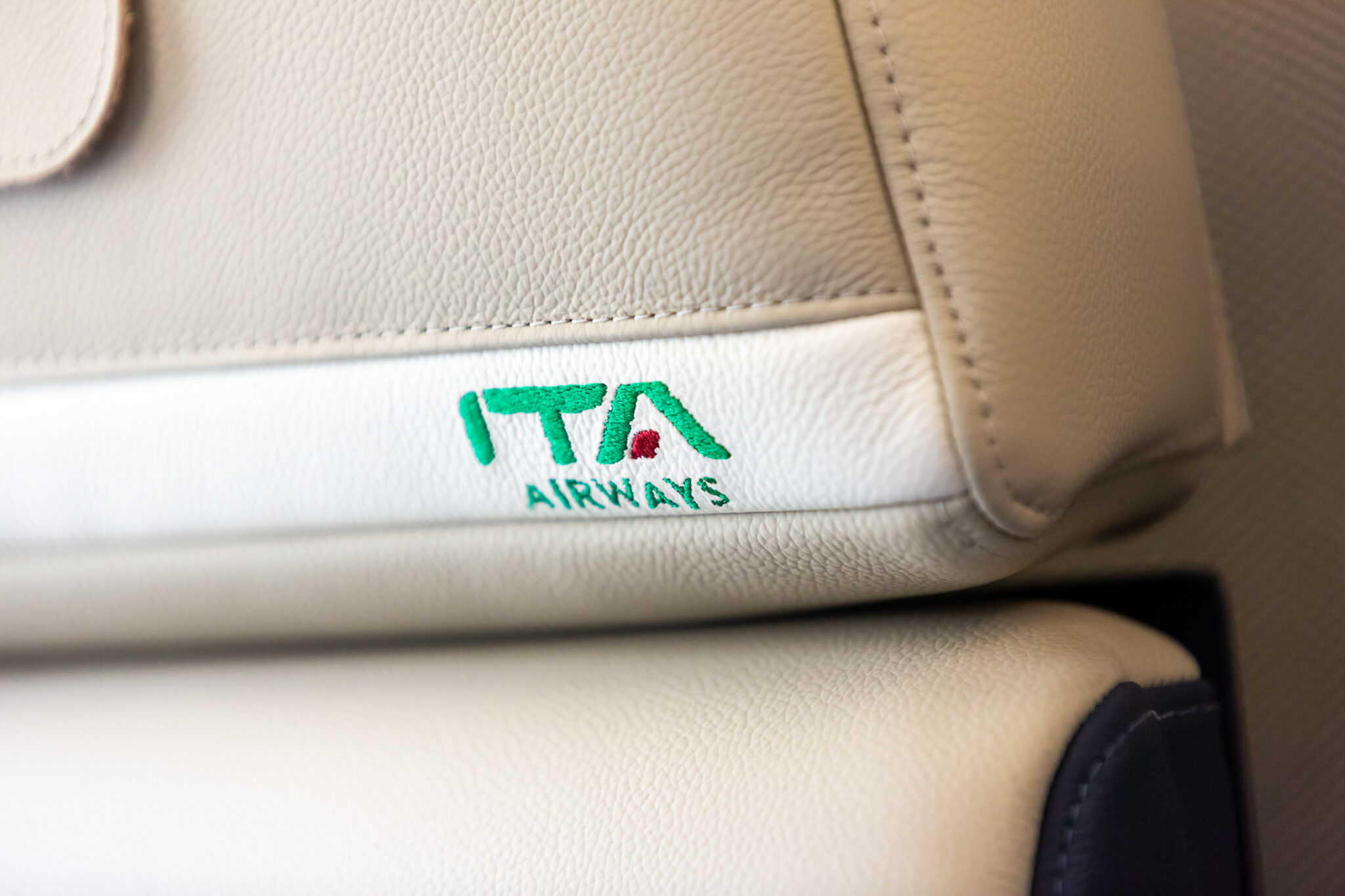 First Look Ita Airways Takes Delivery Of First Airbus A330neo Business Traveler Usa 1318