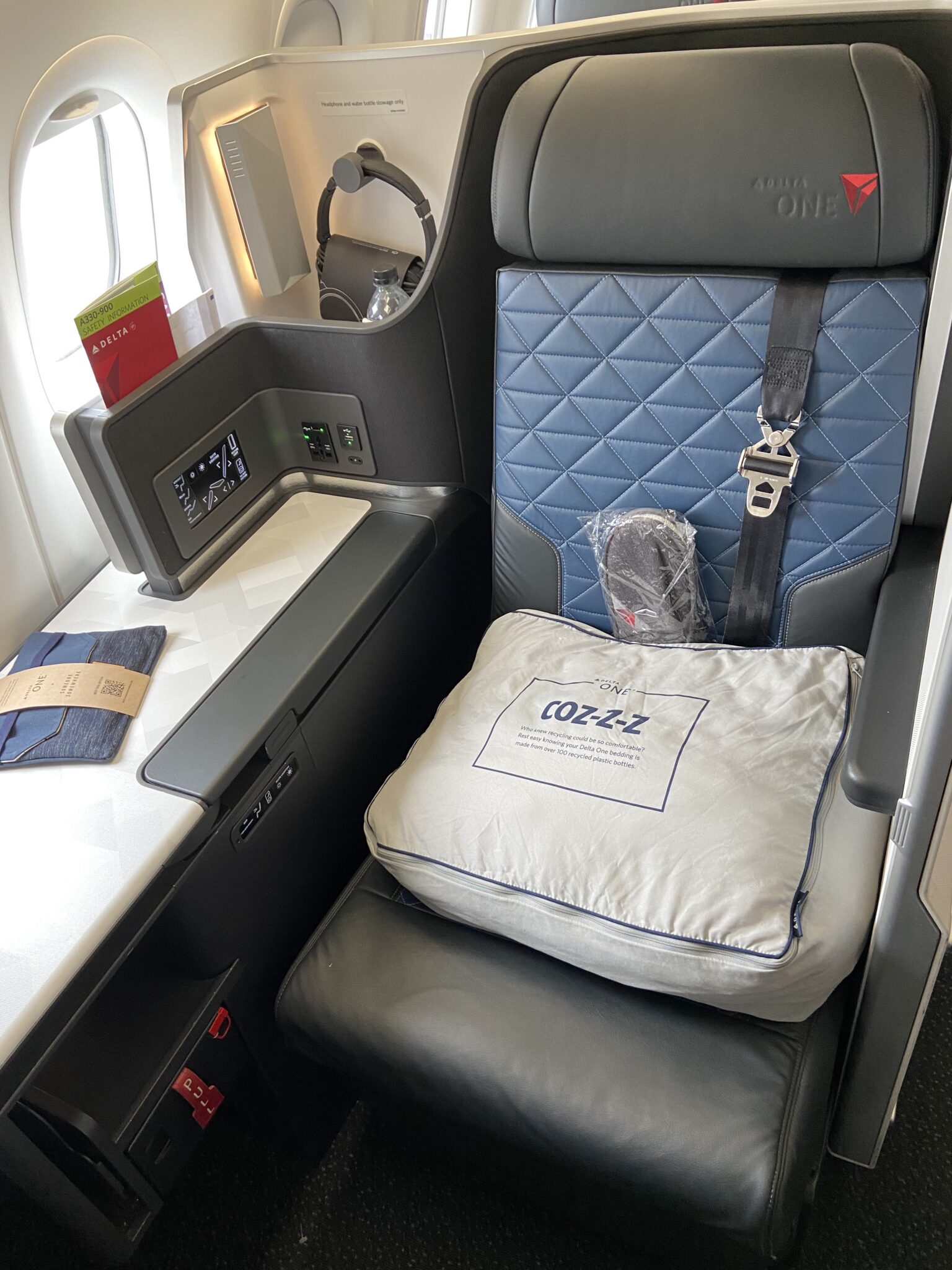 Flying the Delta One Suite on the New Airbus A330neo from London to Los ...