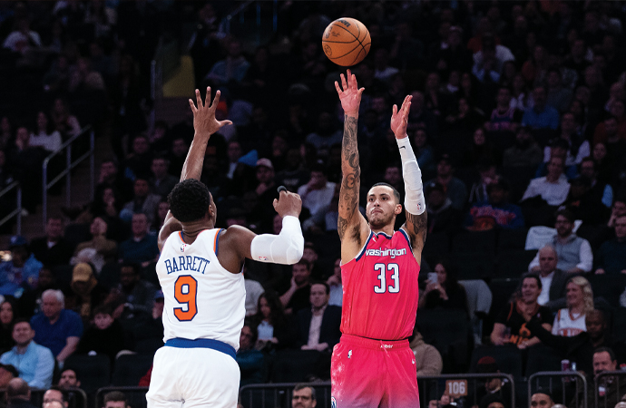 NBA 2021: Kyle Kuzma pink sweater, LeBron James reacts