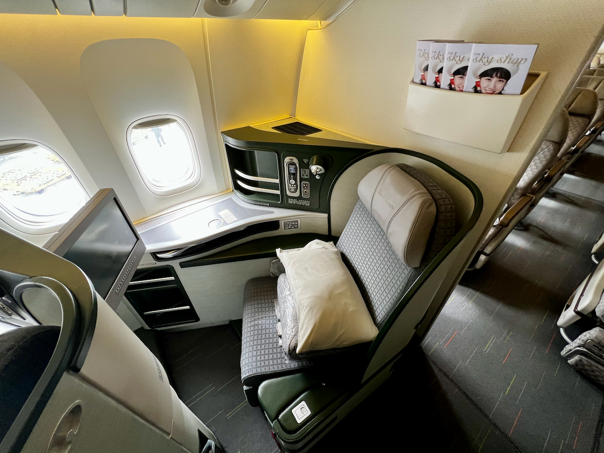 eva air business class seats