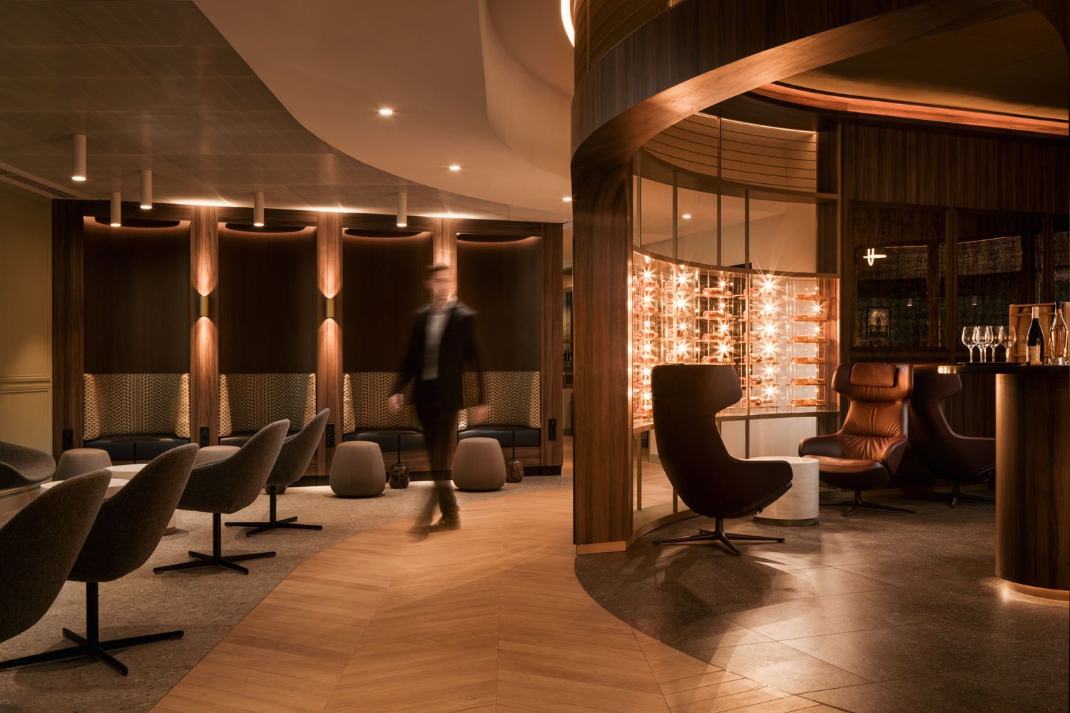 Star Alliance Unveils Chic Paris CDG Lounge with Local Flair