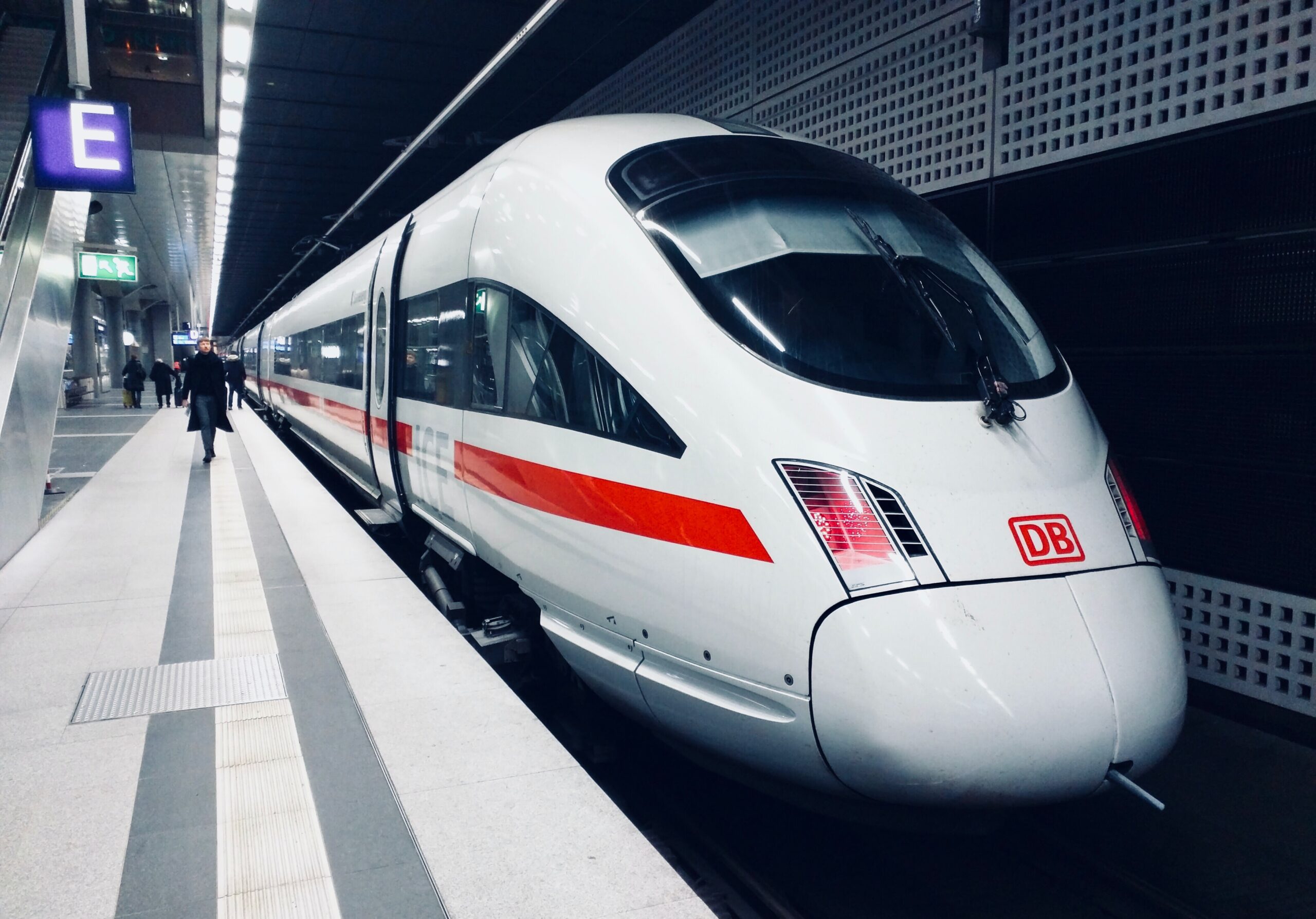 United Partners with Lufthansa and Deutsche Bahn for Rail Connections in Frankfurt
