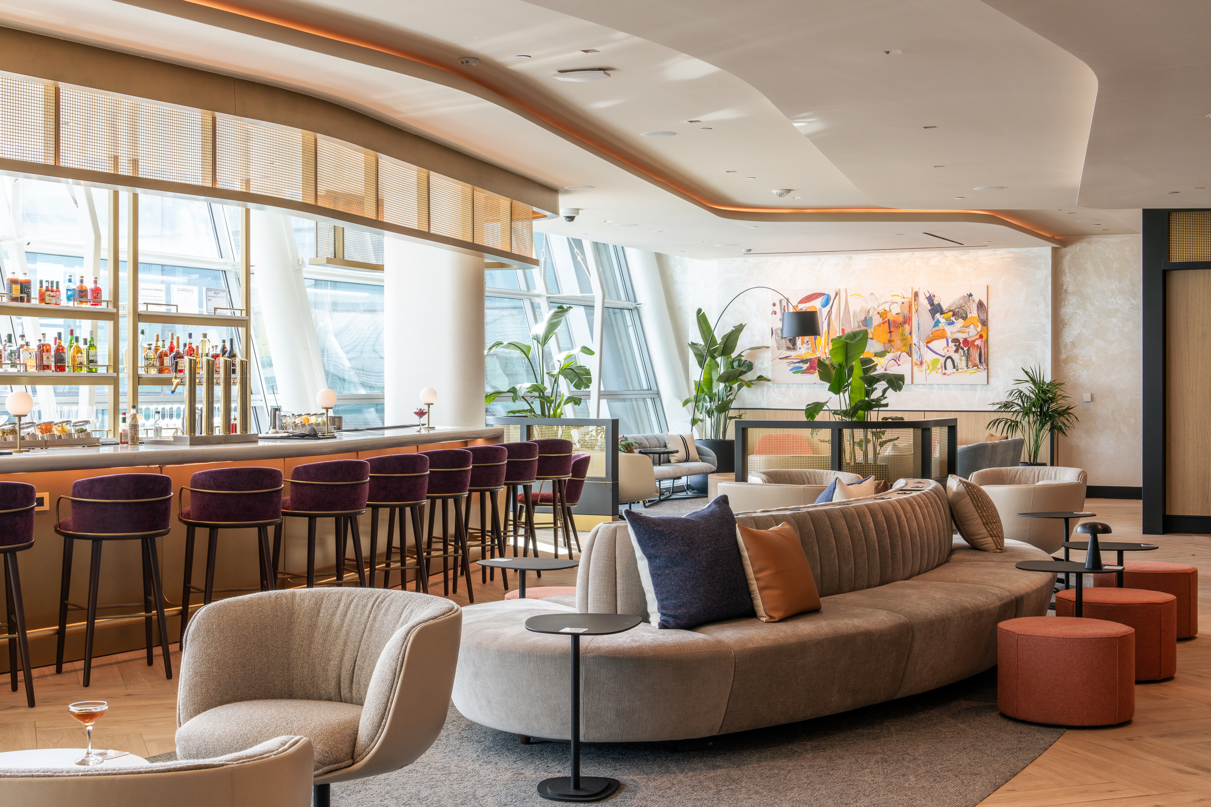 What Is It Like to Visit the New York JFK Chase Sapphire Lounge?