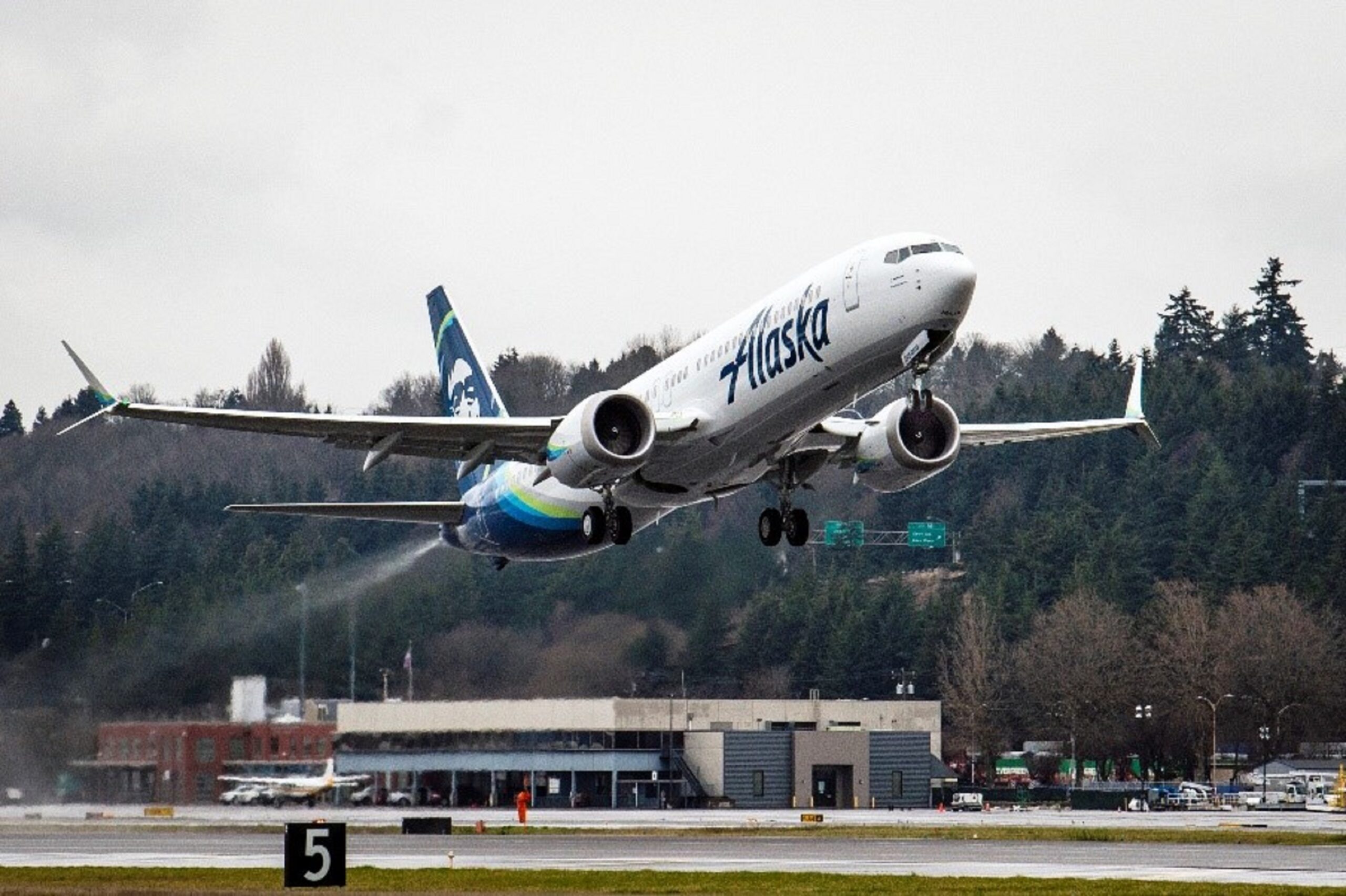 Alaska Airlines Named the Best Airline in the Country by WalletHub