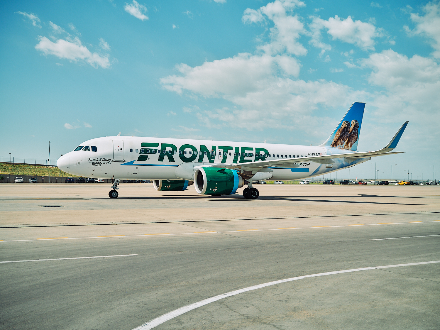 Frontier offers cardholders free checked bags: What you need to know