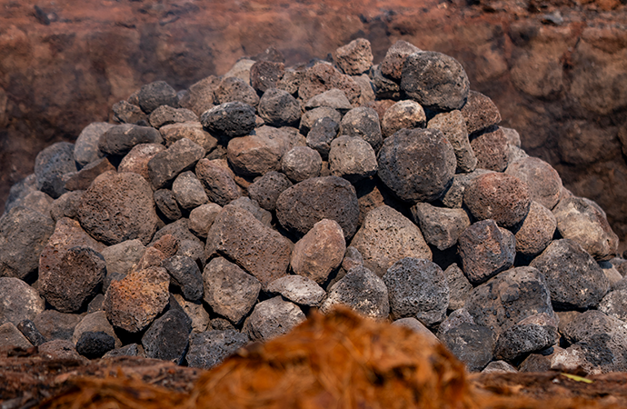 Volcanic rocks used in Clase Azul production process